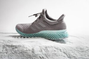 Adidasy 3D z morskich śmieci