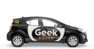 Toyota Prius C auto hybrydowe Geek Squad Volvo XC90 T8