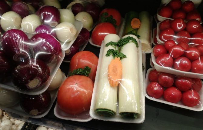 zero waste zafoliowane warzywa