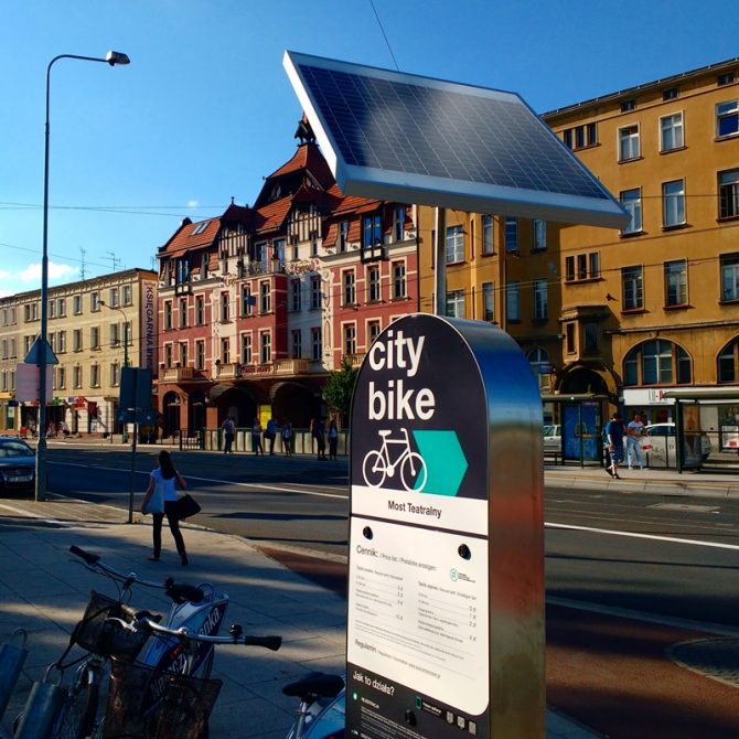 poznański rower miejski stacja panel fotowoltaiczny