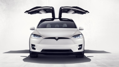 Tesla Model X 4