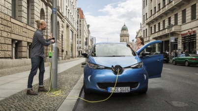 elektromobilność-ładowarka-lampa-renault-zoe